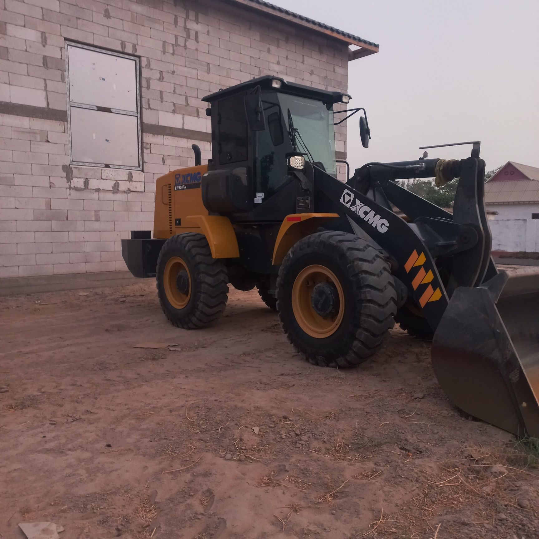 Погрузчик XCMG LW300FN