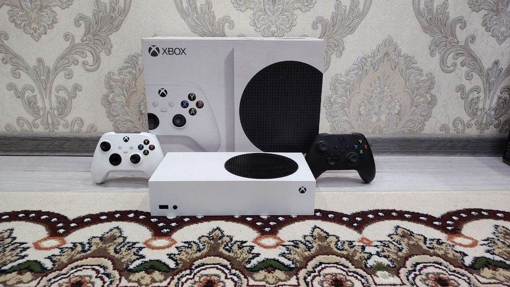 Продам Xbox series s 2 джойстик и игры  и Xbox one S 1 тб без игры