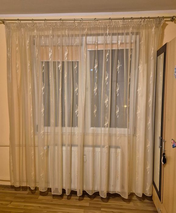 Perdea / draperie de camera.