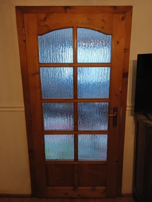 Usa interior lemn masiv