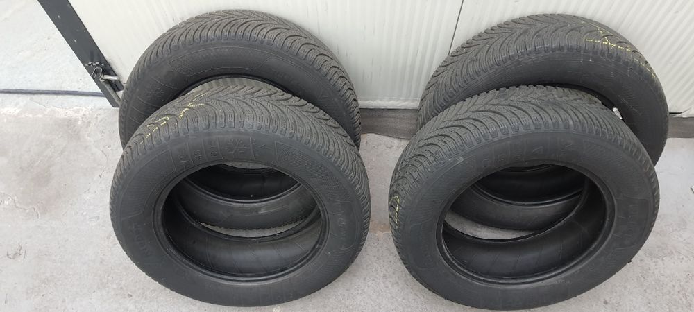 Vând 4 anvelope de iarna Kleber 195 65 R15