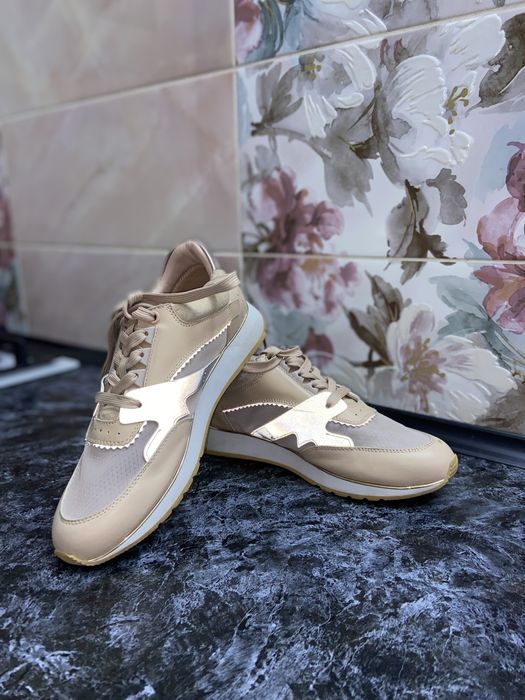 Кроссовки баскони