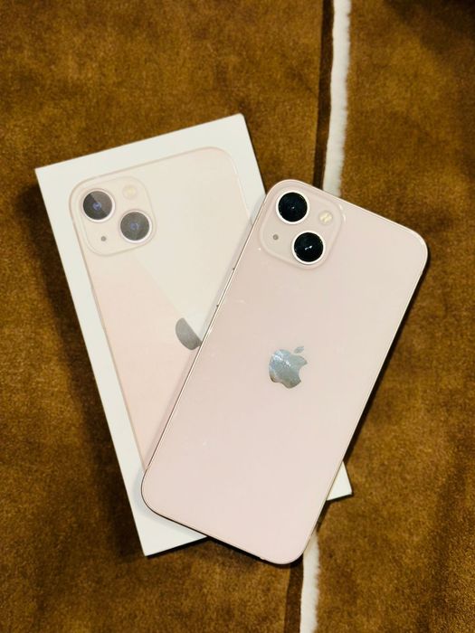 iPhone 13 розовый