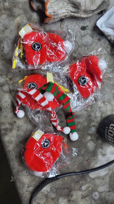 Шапочка,шапка Мерседеске Mercedes