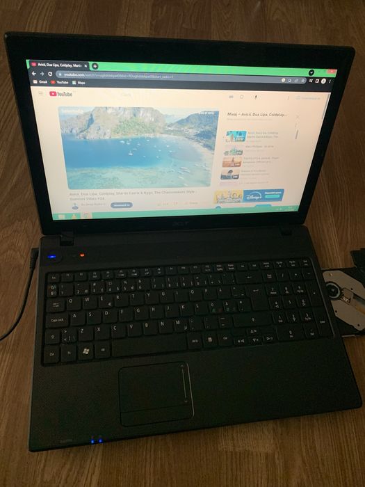 Laptop Acer display 15,6 led,6gb ram,500gb memorie,cu incarcator.