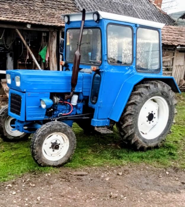 Tractor u445 de vânzare