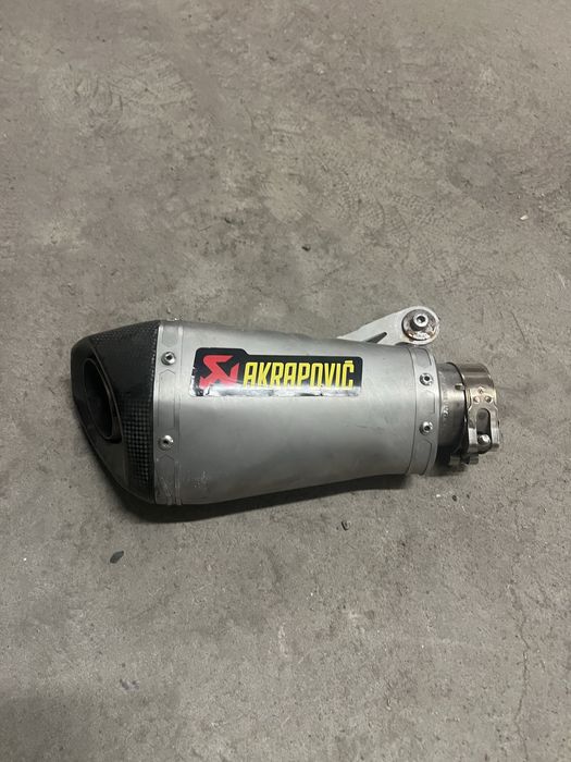 Крайно гърне за пистов мотор