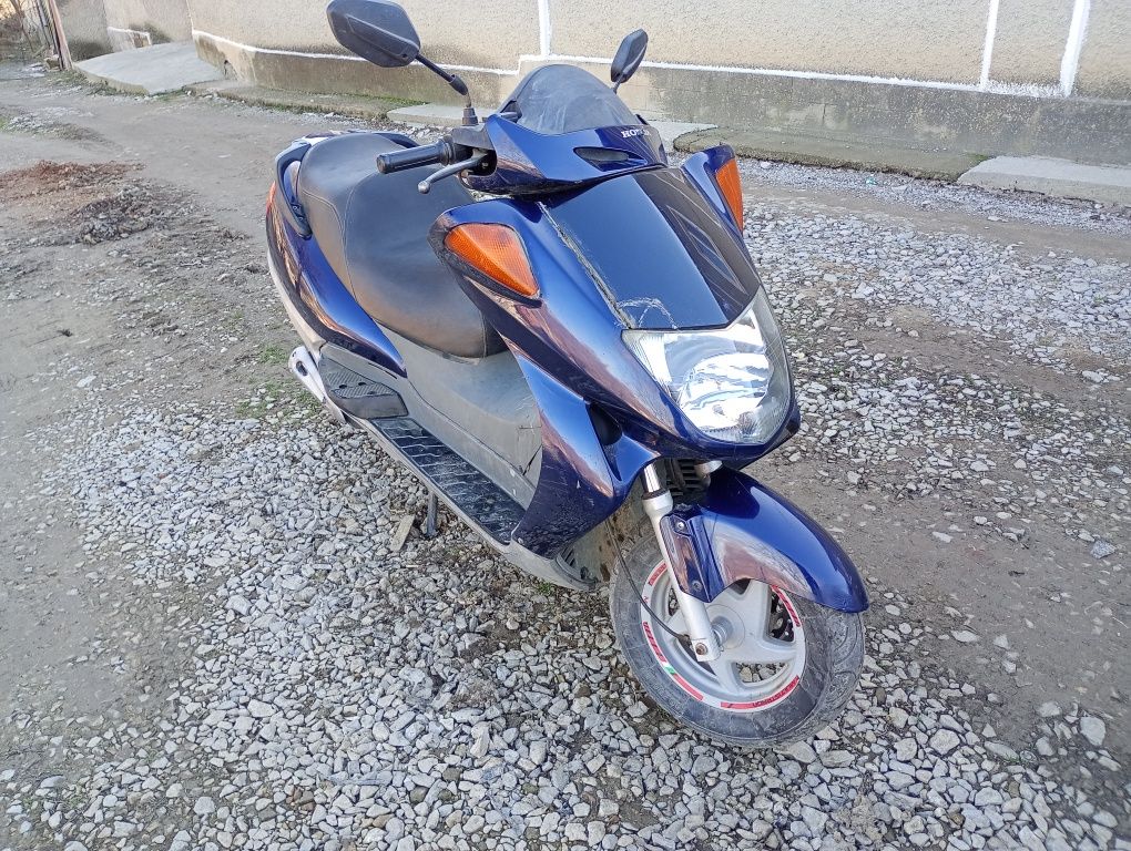 Скутер Honda Pantheon 150