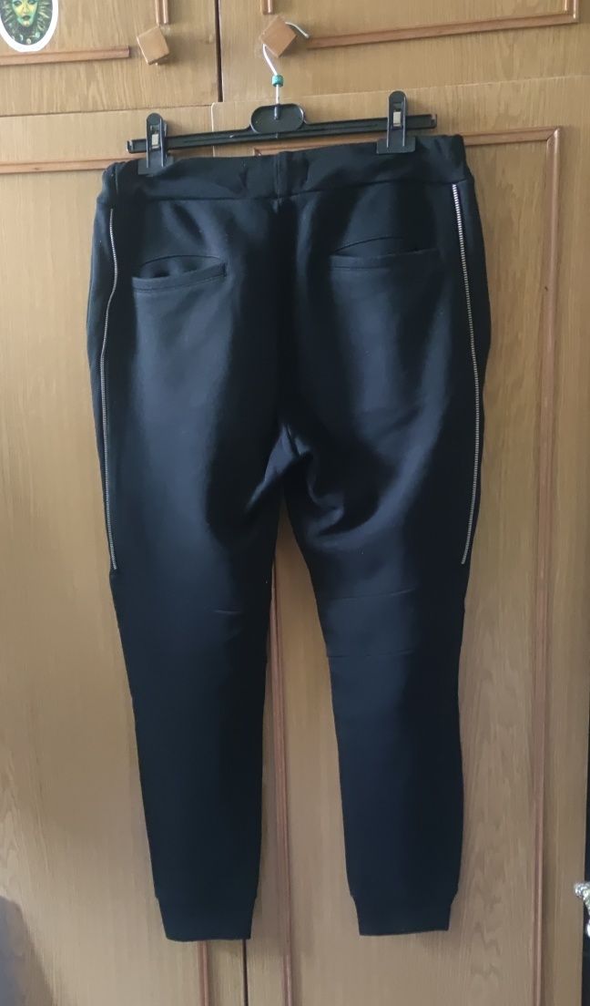 Pantaloni Zara Man L vând/schimb