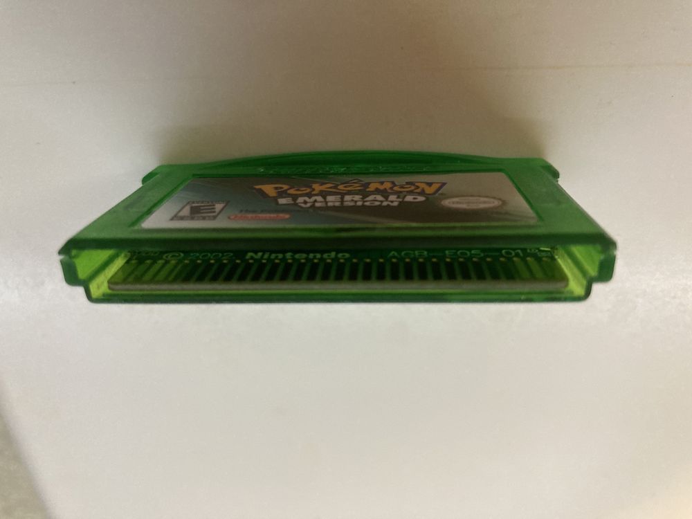 Joc nintendo emerald. Pokemon emerald gameboy