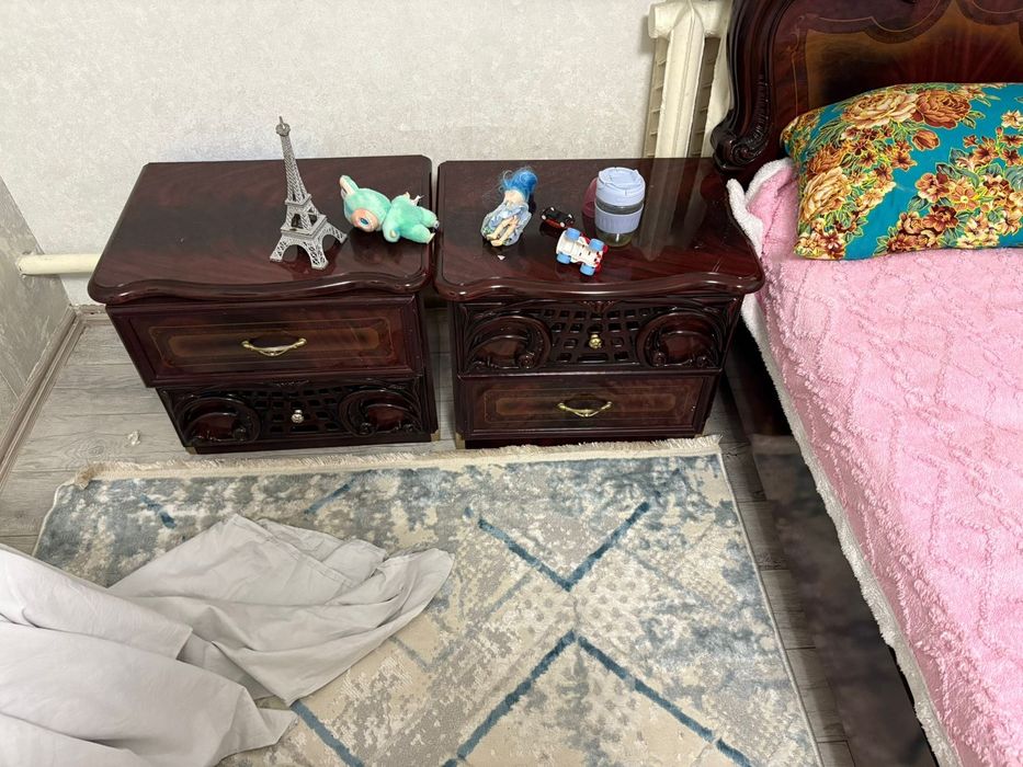 Шкаф , тримо, тумбочки