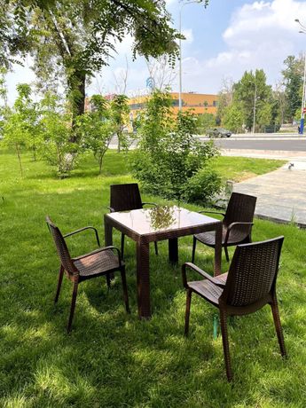 Столы и стулья для кафе , сада и дачи