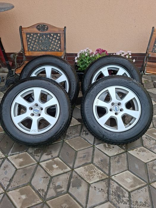 Jante Volvo r17+Anvelope 235 65 r17 Iarnă 2022