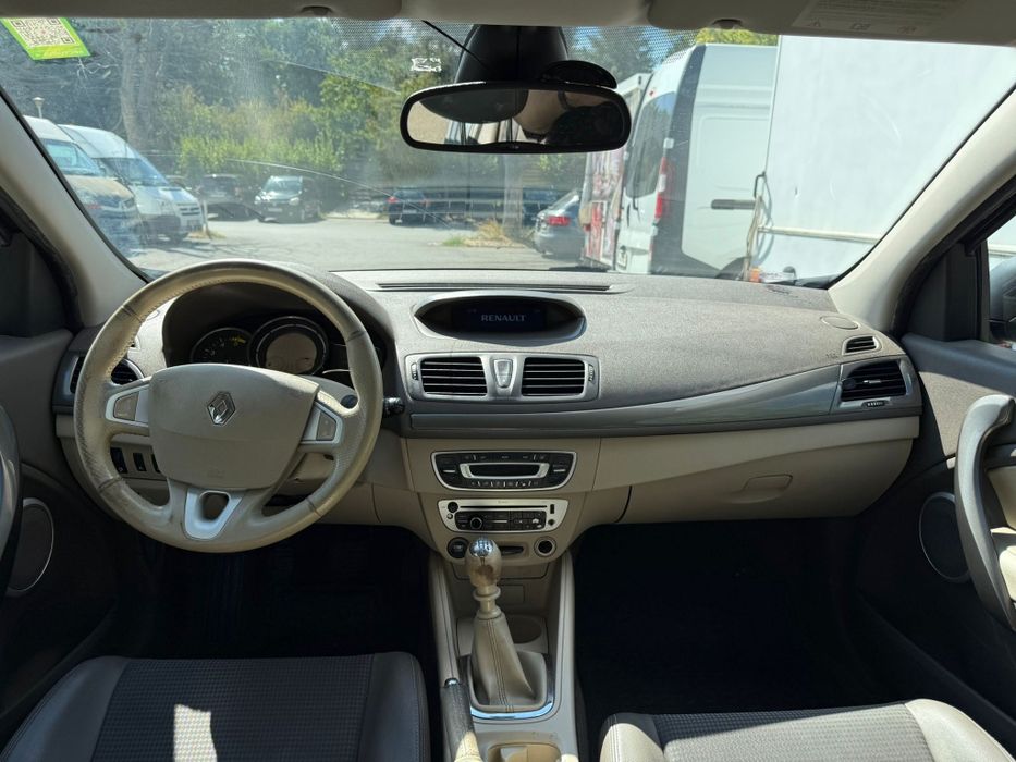 Vând mașină Renault