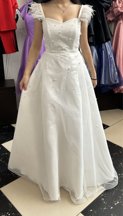 Продам новое платье