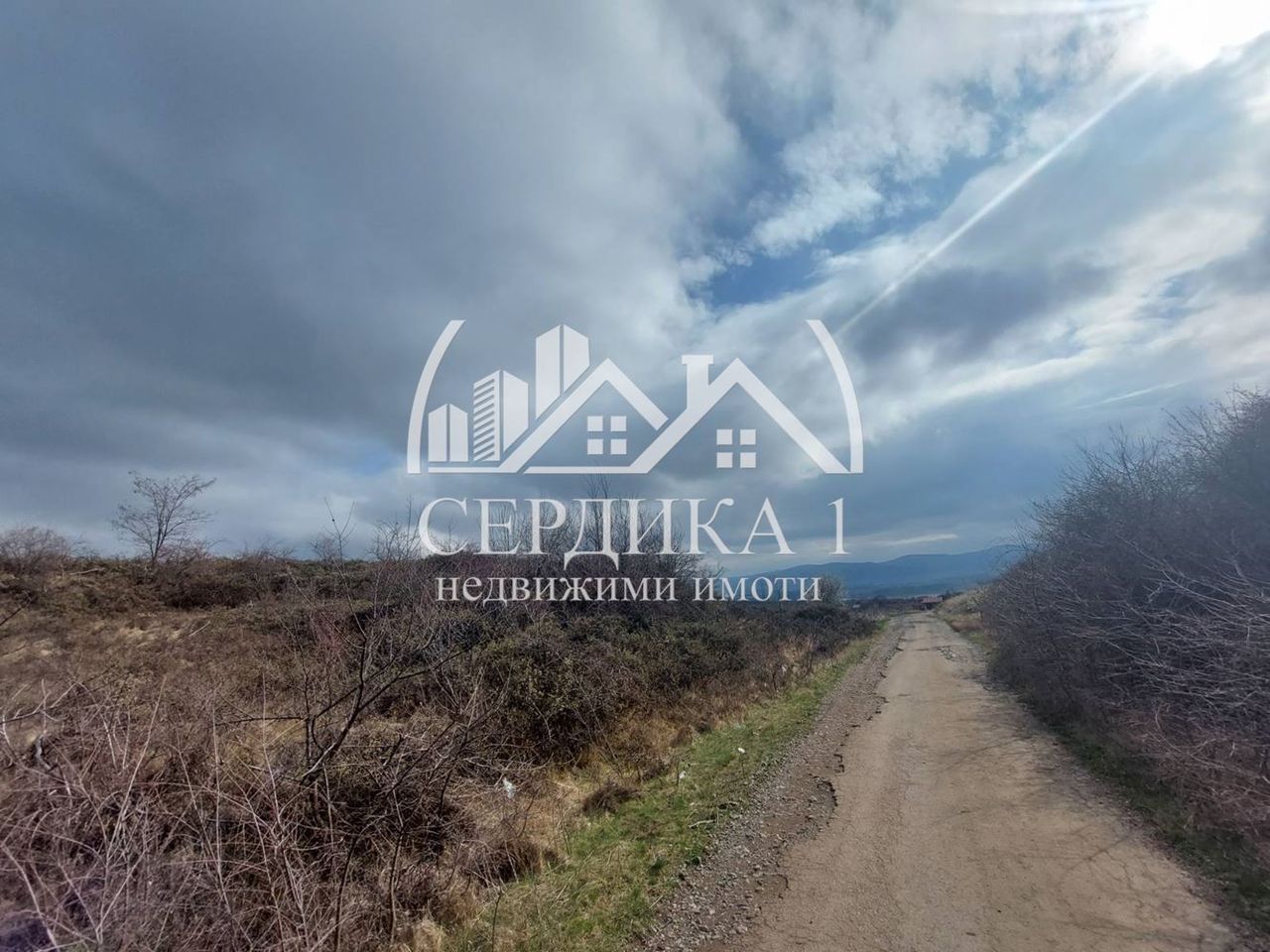 Продава се Парцел в с. Люлин, Област Перник - 1830 кв.м за 13 €/кв.м - Снимка #2