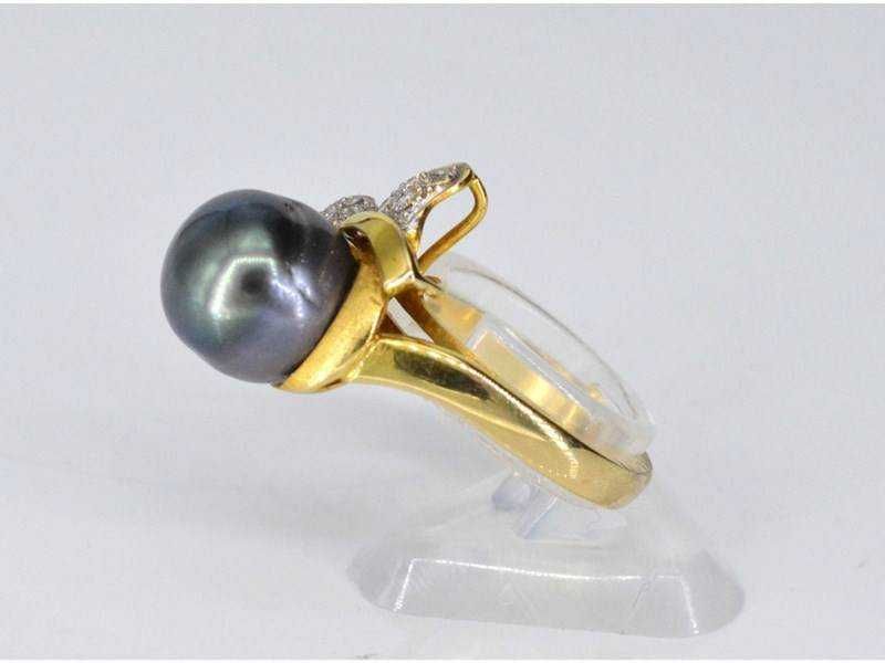 Inel cu diamnate si perla 18K