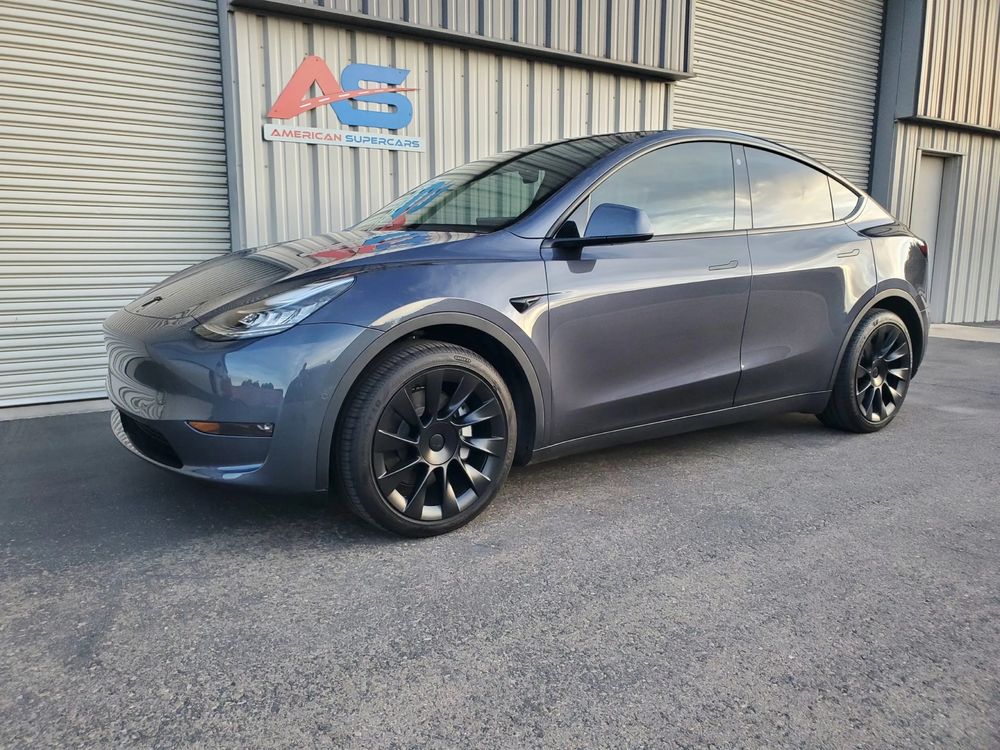 Srochno  Tesla Model Y  Standart