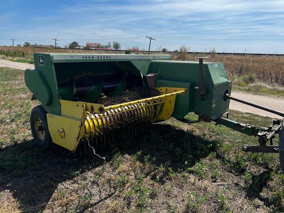 Presa balotat John Deere 332