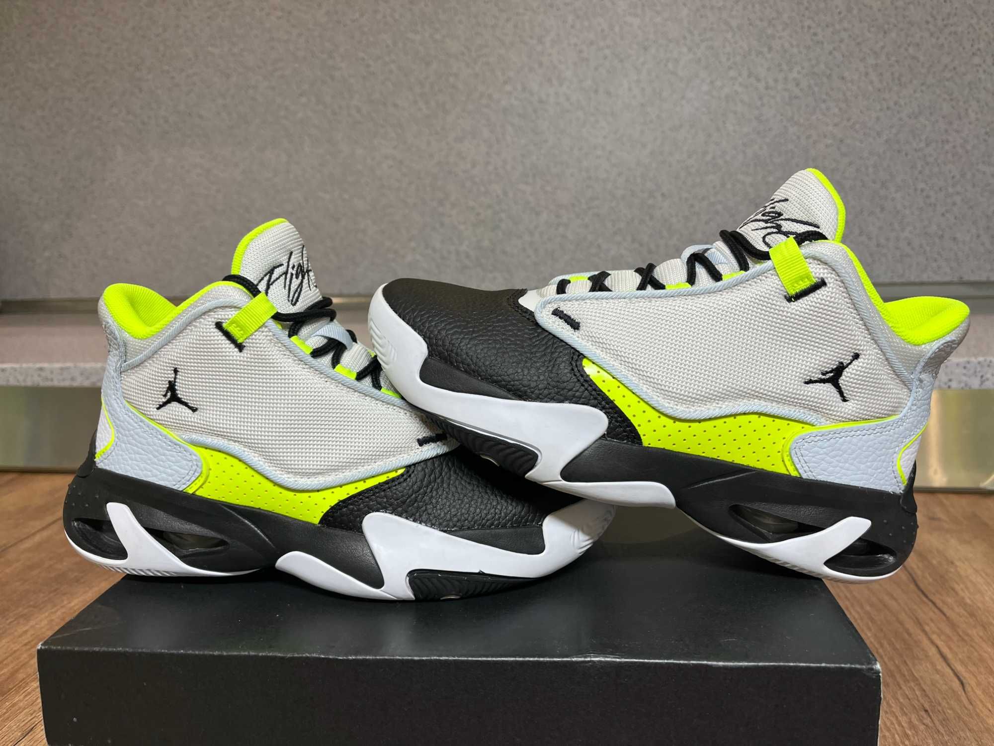 ОРИГИНАЛНИ *** Nike Air Jordan Max Aura 4 / 'Platinum Black Volt'