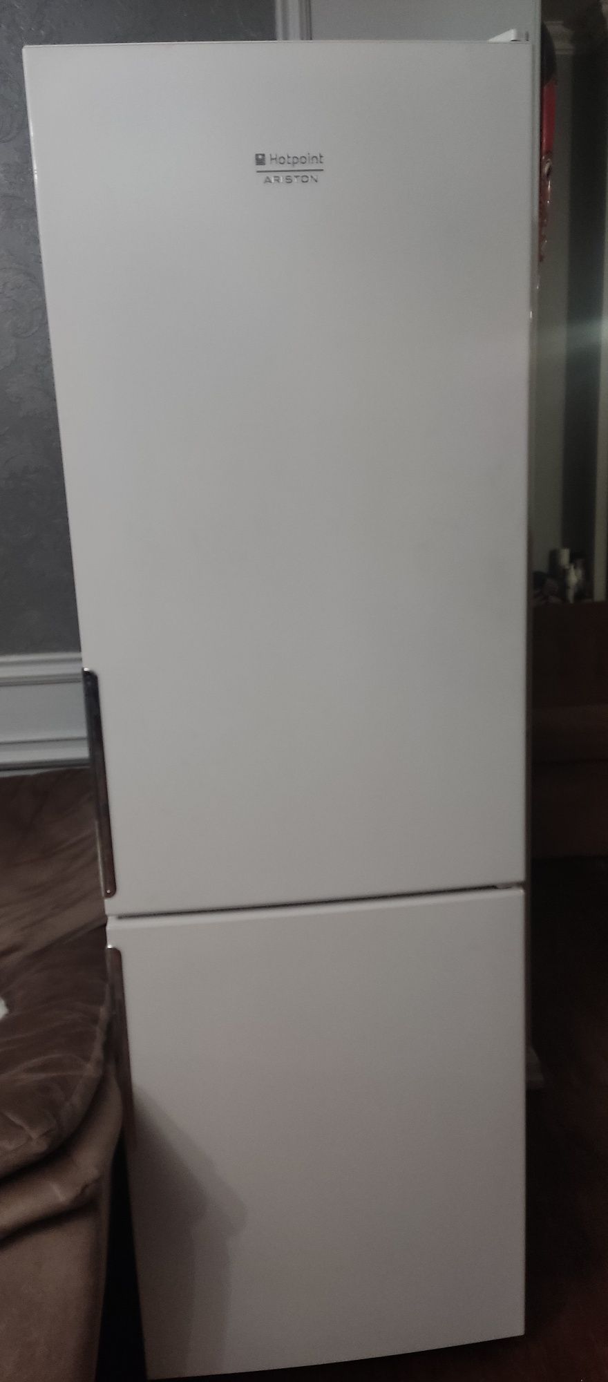 Продам холодильник Hotpoint Ariston