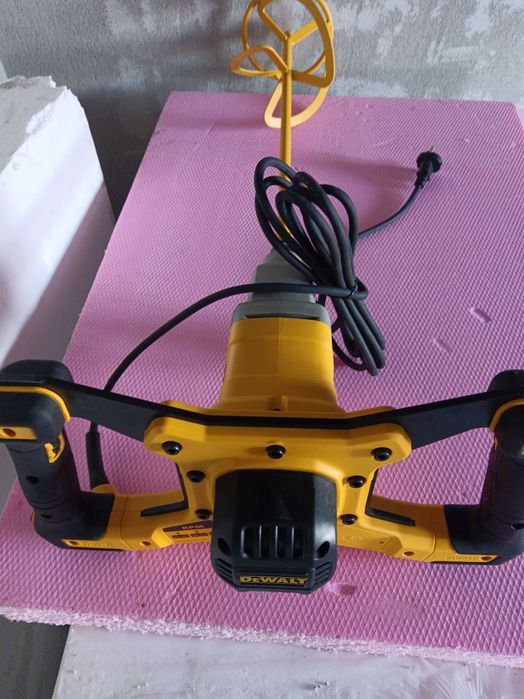 De vânzare Malaxor profesional DEWALT
