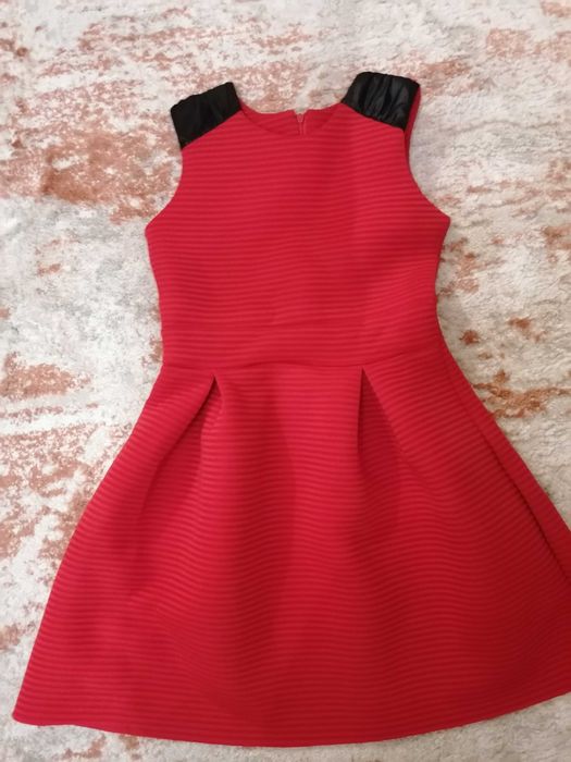 Рокля за млади дами