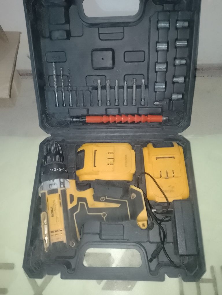 Шуруповёрт Dewalt 48V
