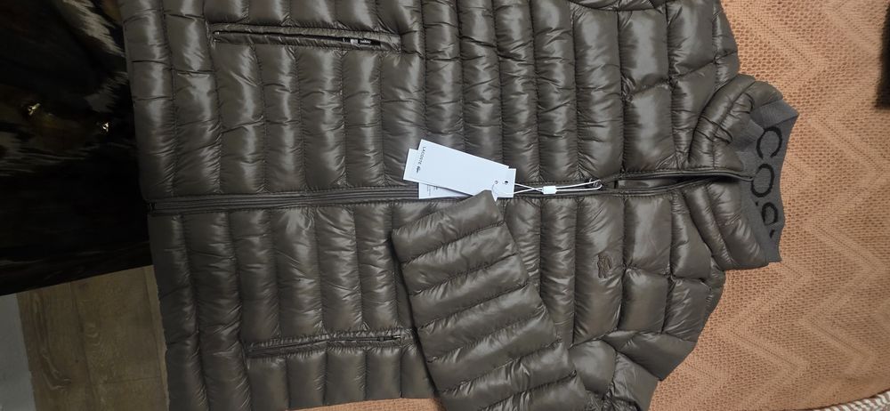 Geaca de bărbați  superba de toamnă  ușoară..Culoare  superbă