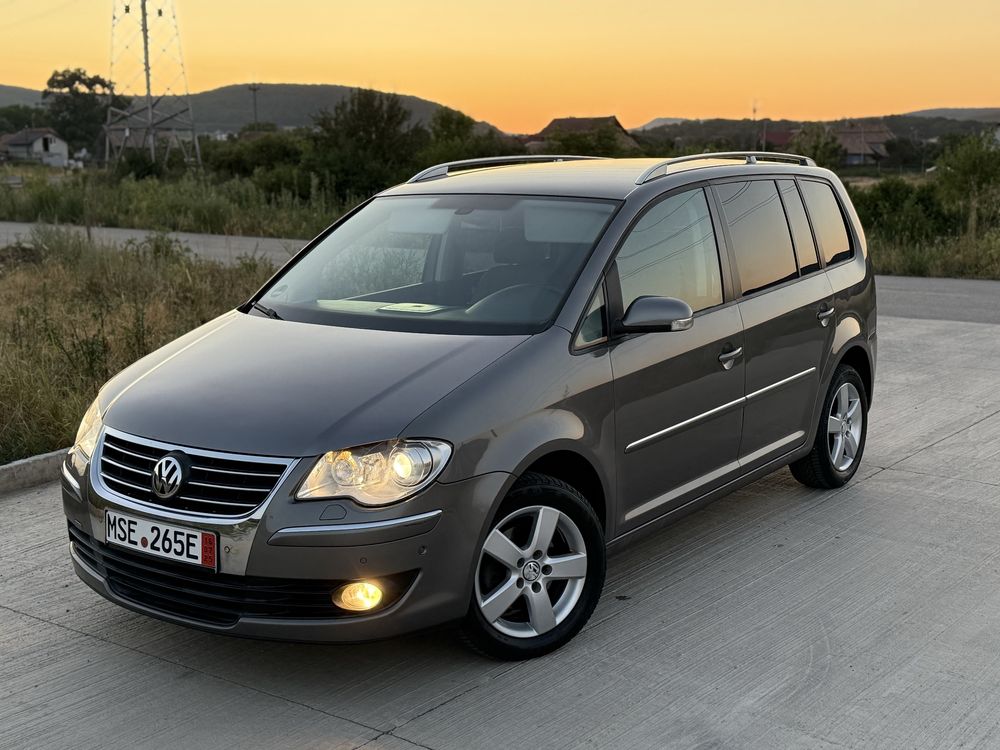 Volkswagen Touran HIGHLINE 2009 7 Locuri