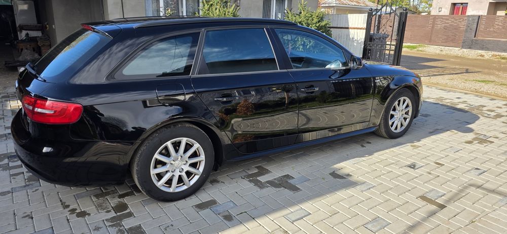 Audi A4 B 8.5  avant din 2012, motor 2.0 diesel, 136CP
