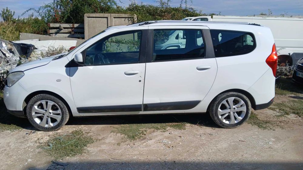 Дачия Лоджи 1,5дци . На части