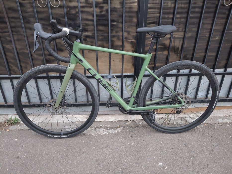 Bicicleta gravel Cube