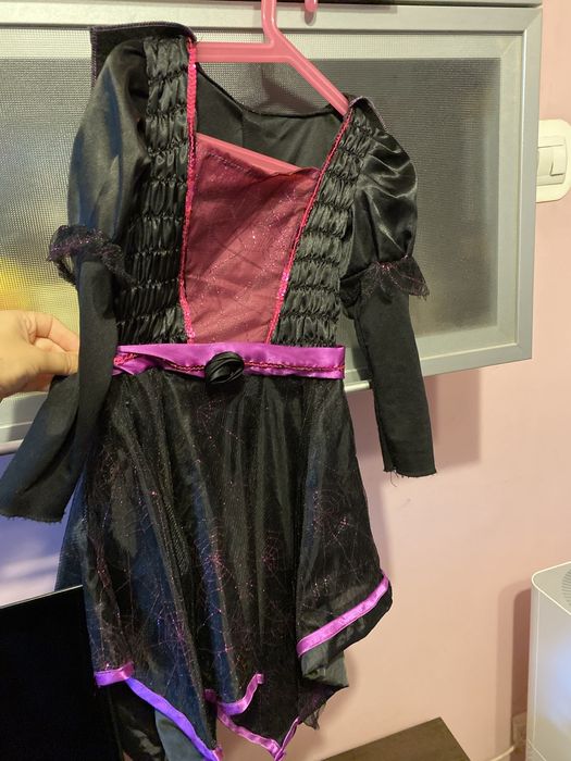 Rochita vrajitoare Haloween usor scamosata intr-o parte, pentru 5 ani