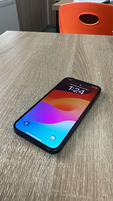 iPhone 12 синий