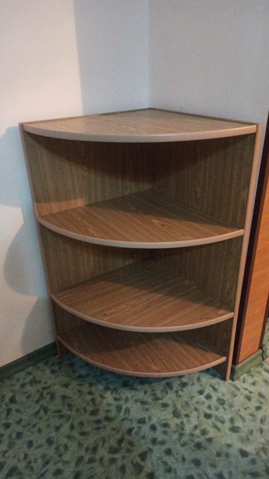 Продам тумбу с полками