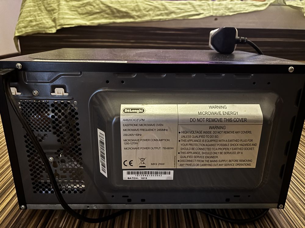 Микровълнова Delonghi 800W