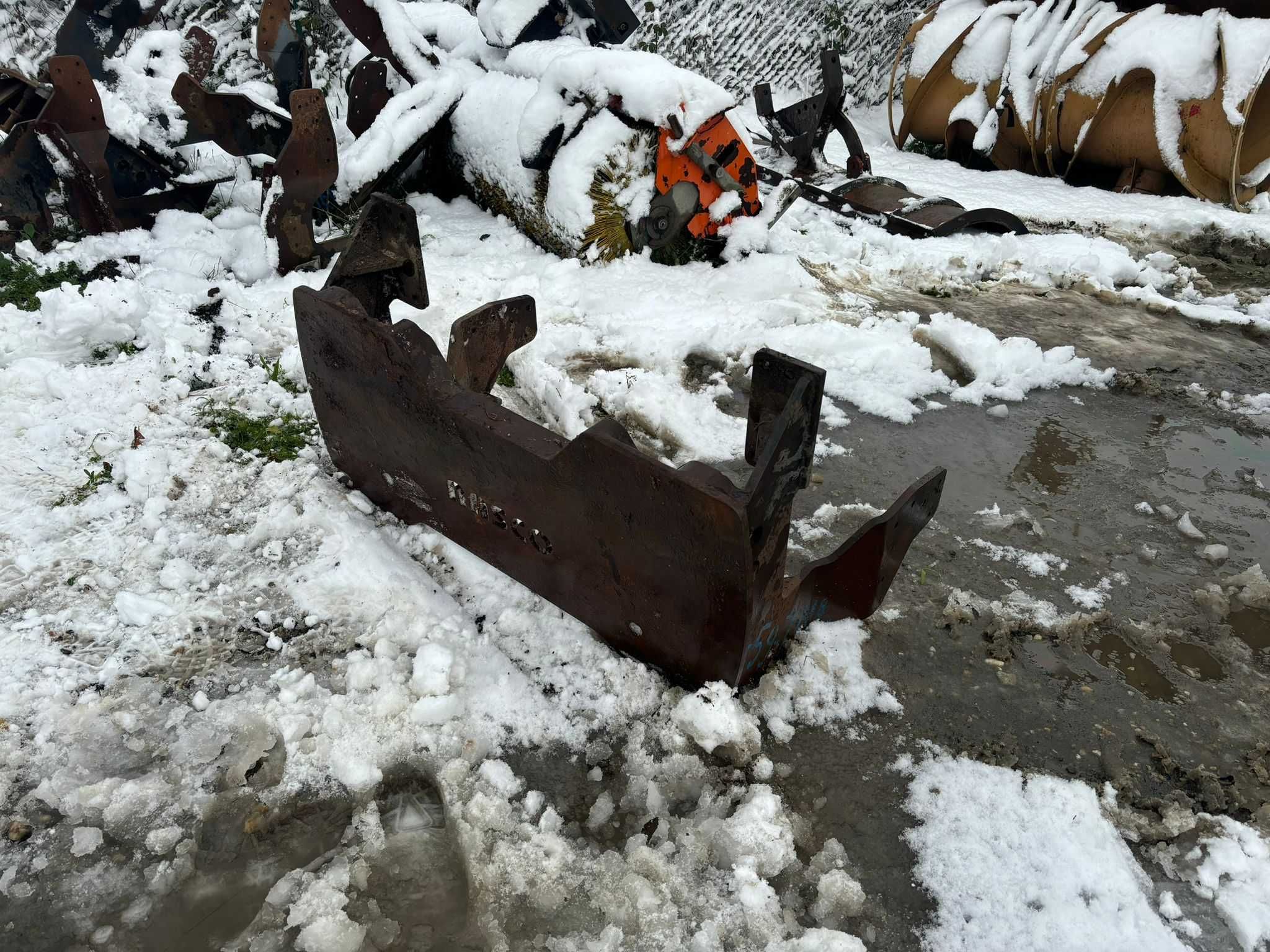 Suport lama de zapada , deszapezire pentru camioane
