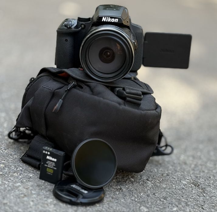 Цифров фотоапарат Nikon Coolpix P900 + Hoya филтър + батерия + чанта