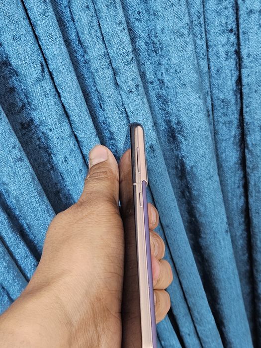 Samsung S21  5G  8/256gb