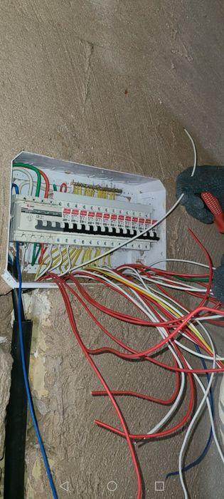 Электрикка ёрдамши шойир боллар  керак