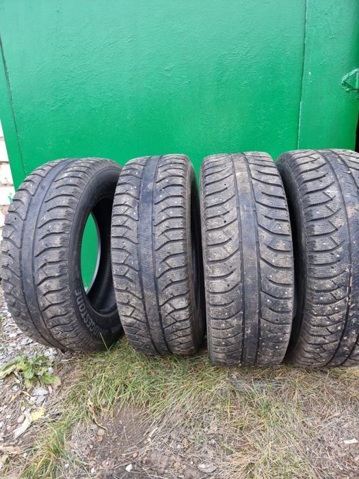 Продам б/у зимнию резину все вопросы в лс