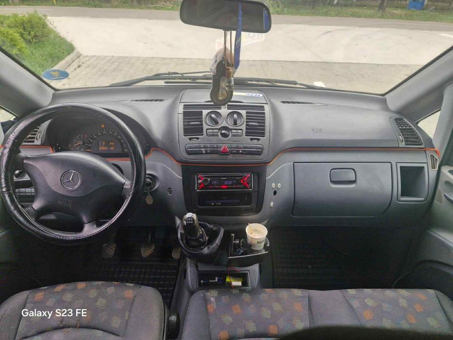 Mercedes Vito 115CDI - 8+1 Locuri 2.2 diesel 2005