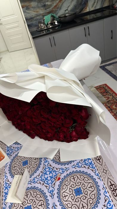 Шикарный букет роз 101штук