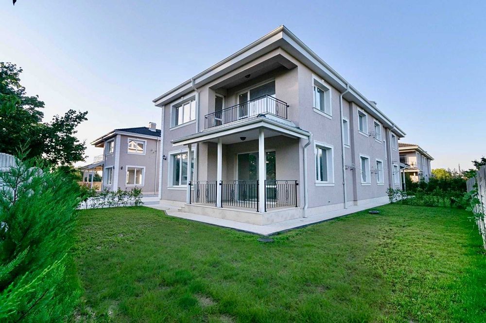 Нова къща с 4 спални в Пловдив -Акт16