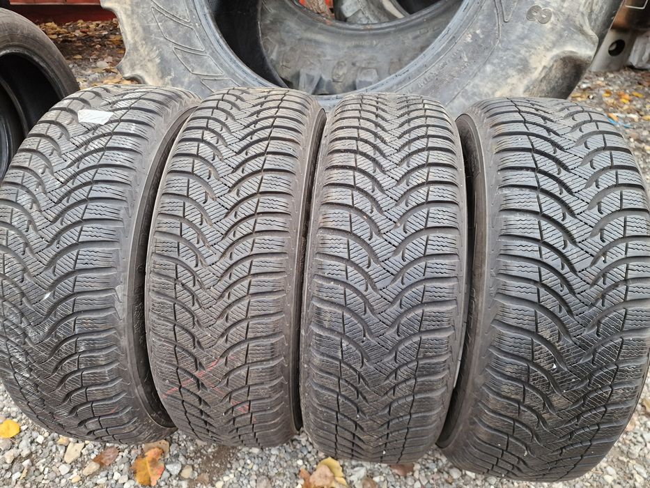 Anvelope 185/65R15 marca Michelin, M+S, 9 mm