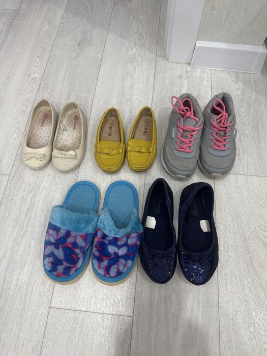 Продам детскую обувь на девочку