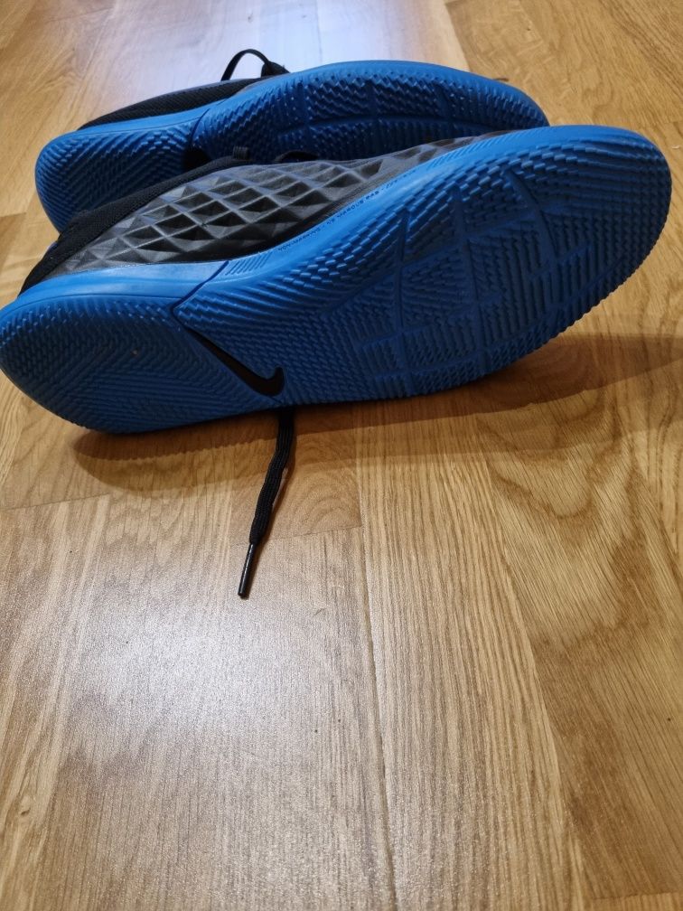 Vand adidasi Nike nr 40 fotbal