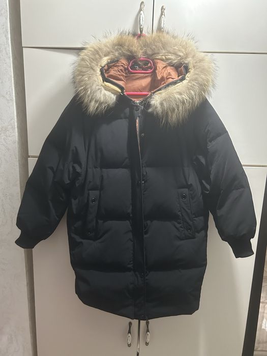 Geaca puf si pene  cu gluga blana naturala L