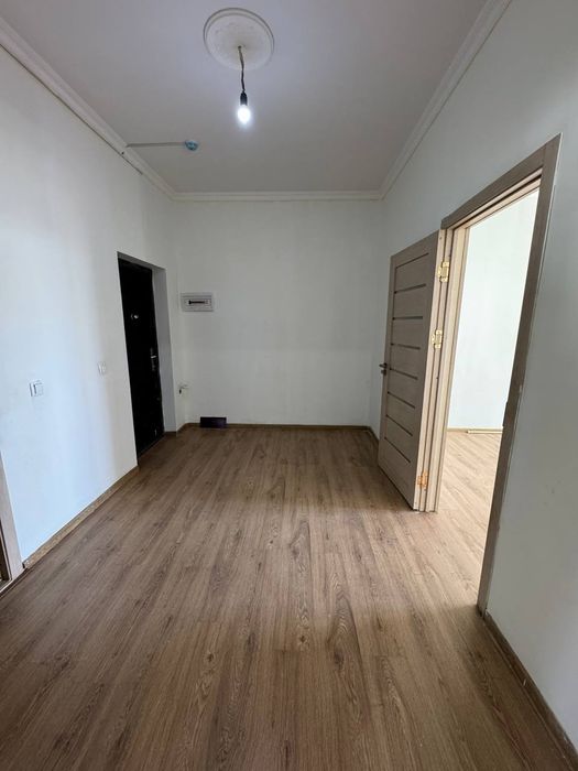 Motrid 3 xonali 87 kvadrat uy sotiladi